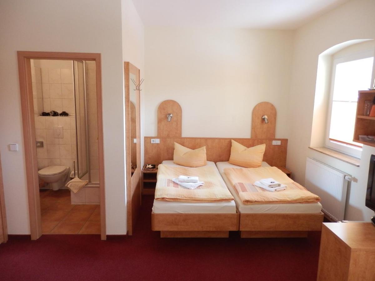 Pension Am Findling Потсдам Экстерьер фото
